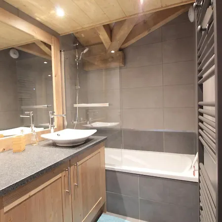 3p Cosy, Cheminee, Wifi, Garage, Proche Pistes Et Commerces - Fr-1-572-240 *